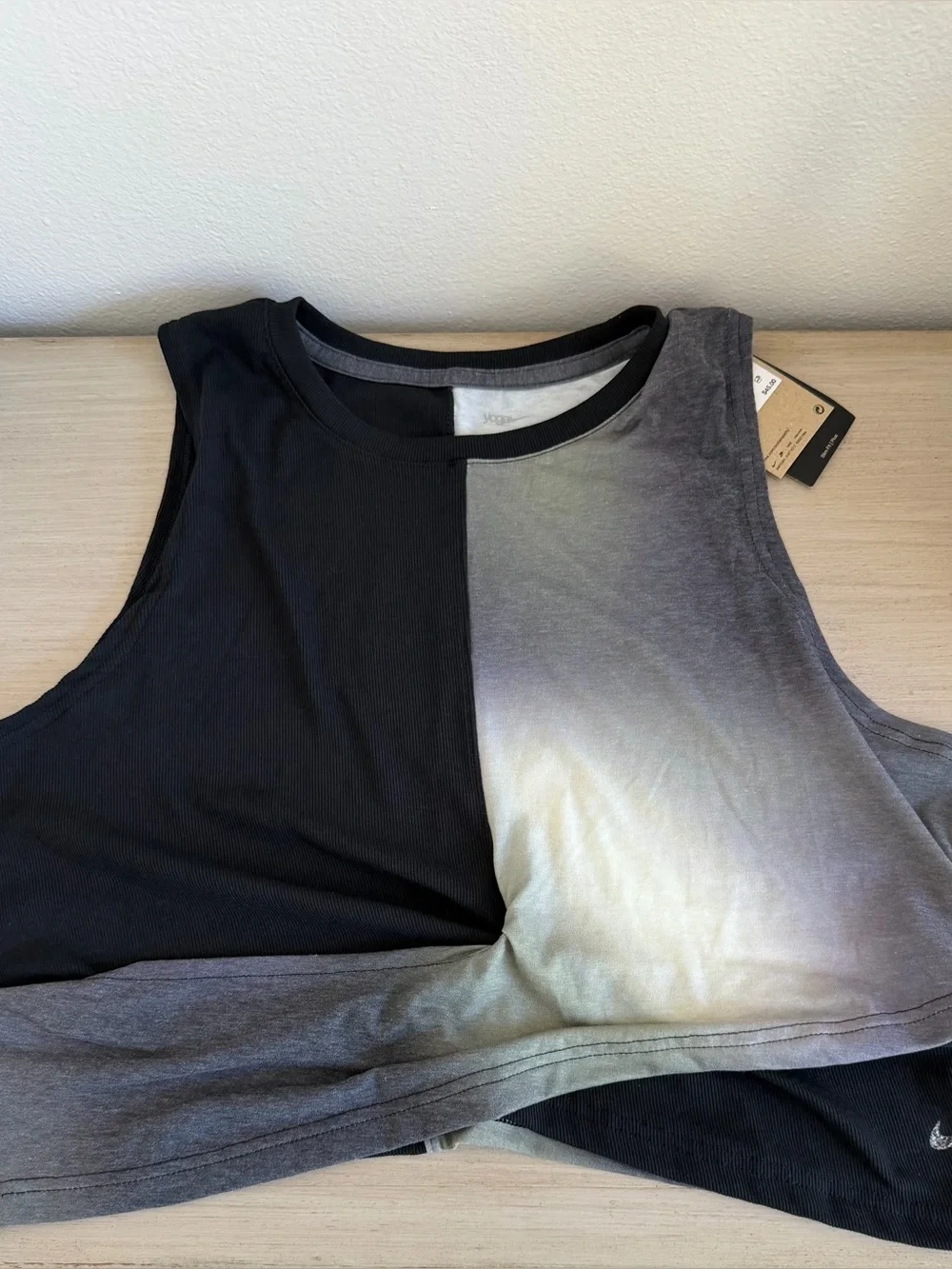 Women's Nike yoga cropped shirt